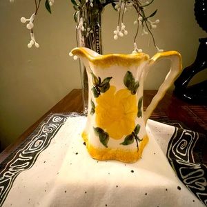 VTG. “CLINCHFIELD”HANDMADE PAINTED YELLOW/WHITE 5” PITCHER VASE